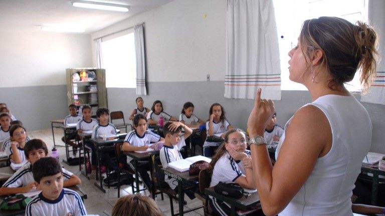Alunos_sala_de_aula_FNDE.jpeg